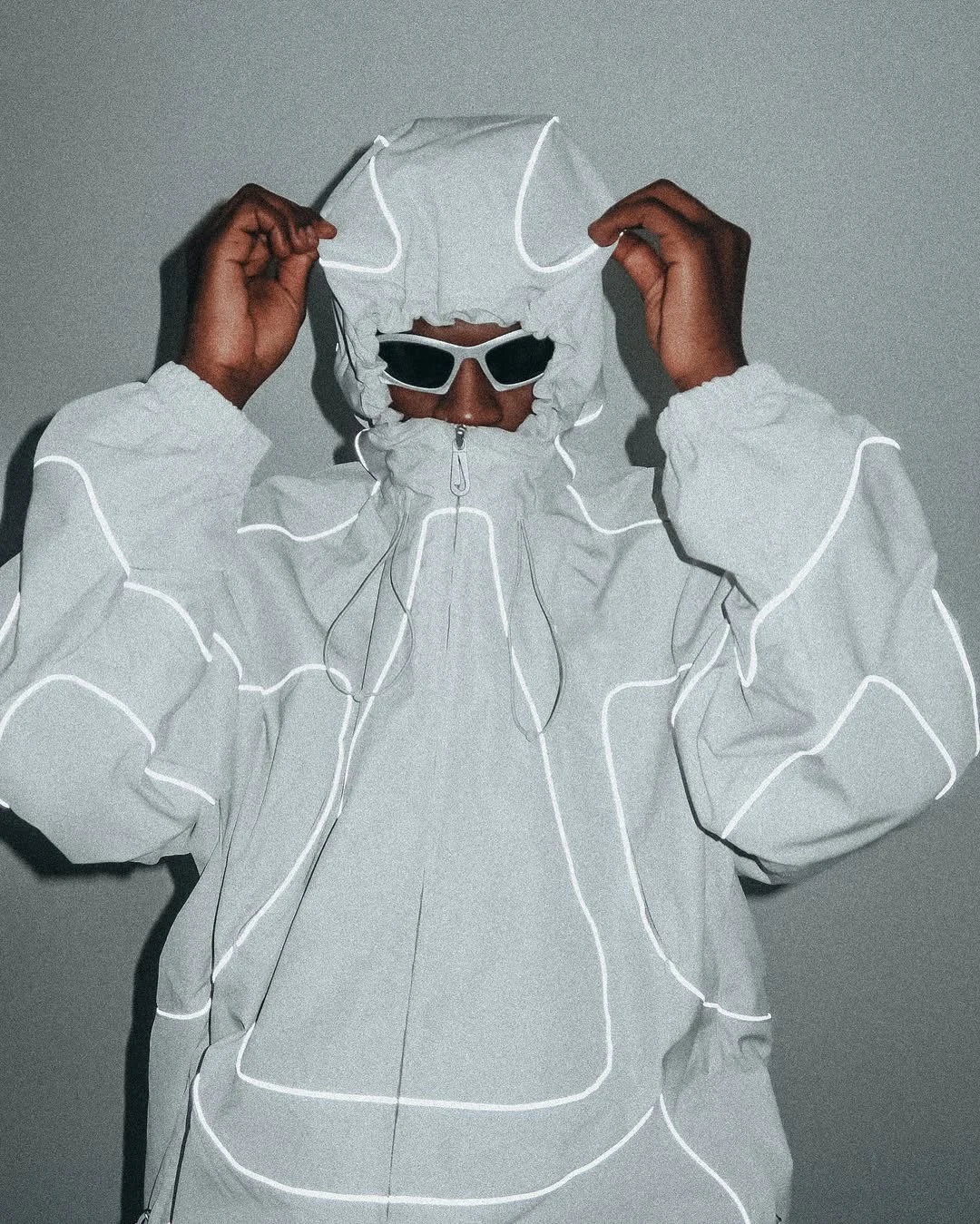 Streetwear Custom Men's Outdoor Waterproof Sports Polyester Nylon Reflective Windbreaker Track Jacket and Pants Set Tracksuit supplier