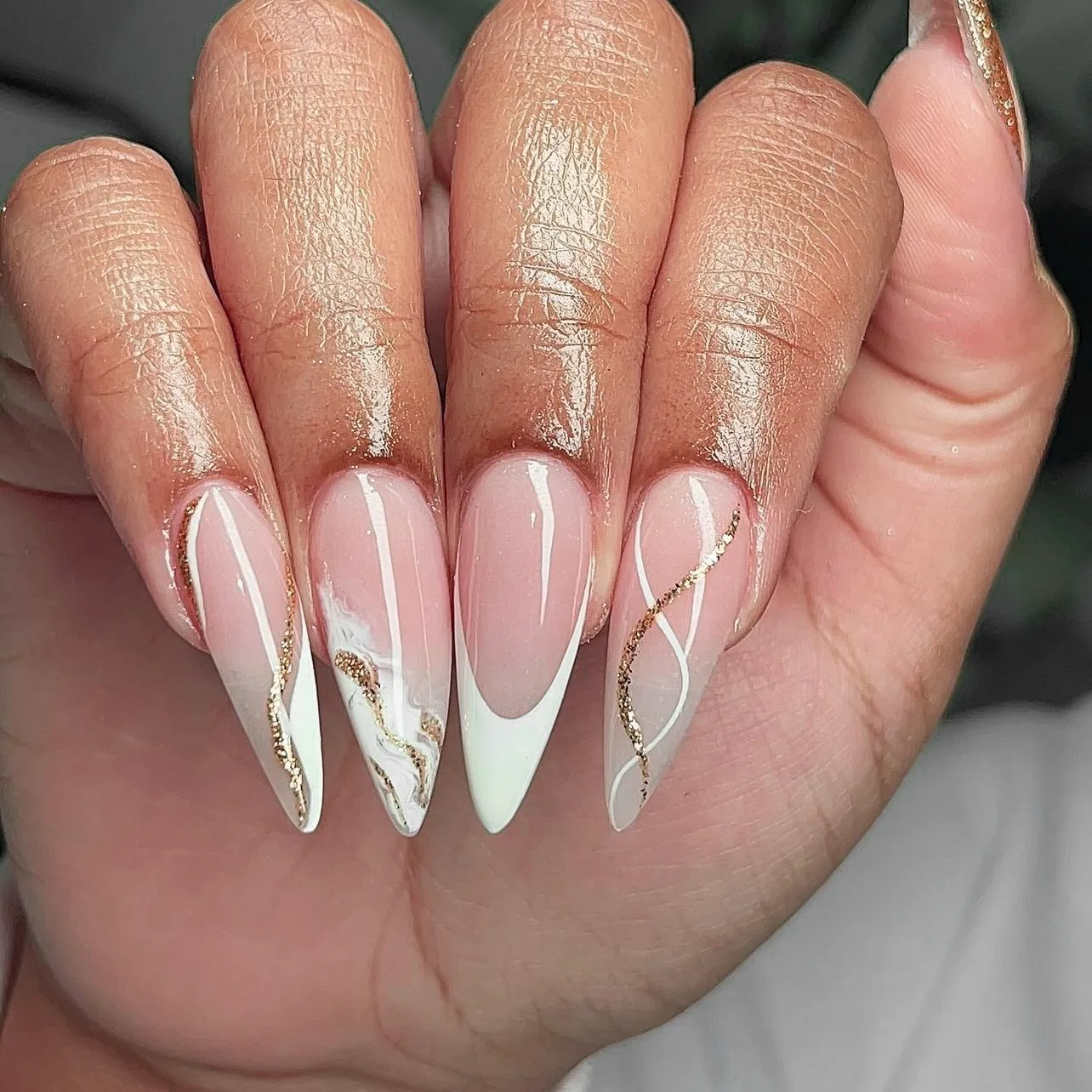 Customized 24 Pcs Almond-shaped Nails Art Acrylic Press on Nails