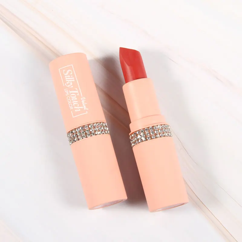丝滑触感丝绒雾面口红高色素定制美容哑光唇膏 - buy matte lipstick
