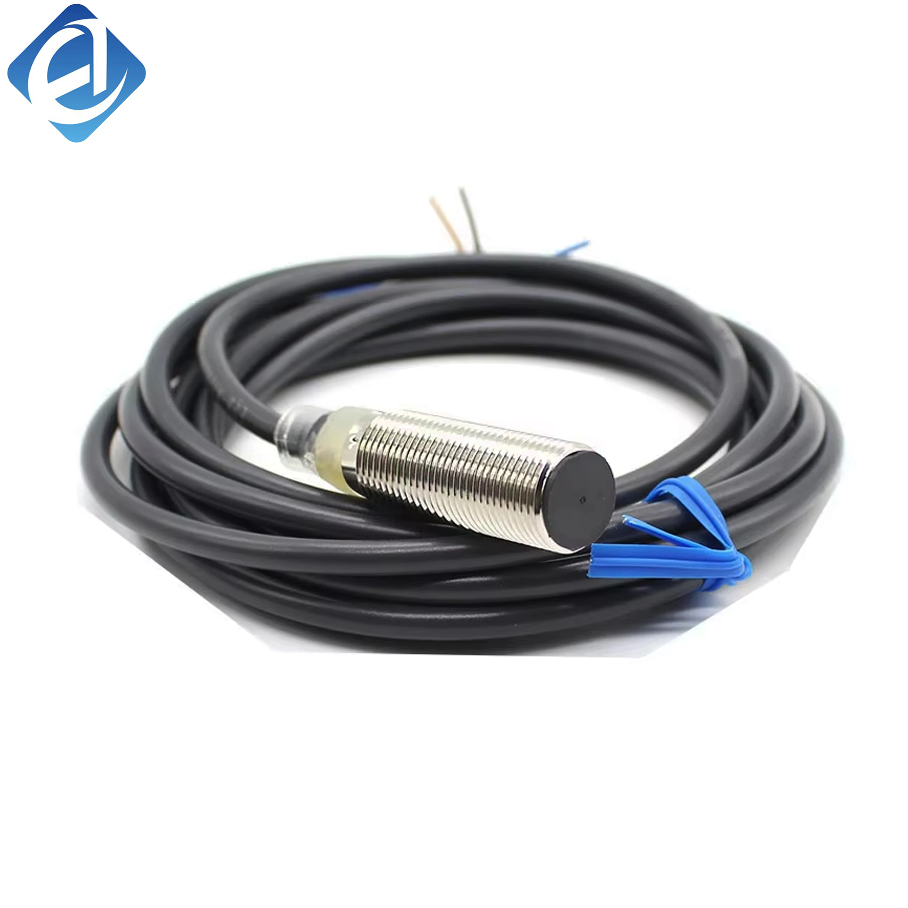 Nuovo sensore di prossimità Omron originale E2B-M30LS10-WZ-B1, formato M30, con elevata precisione e forte resistenza alle interferenze. Rilevamento induttivo stabile per il posizionamento, il conteggio e il rilevamento di metalli negli impianti di automazione industriale.