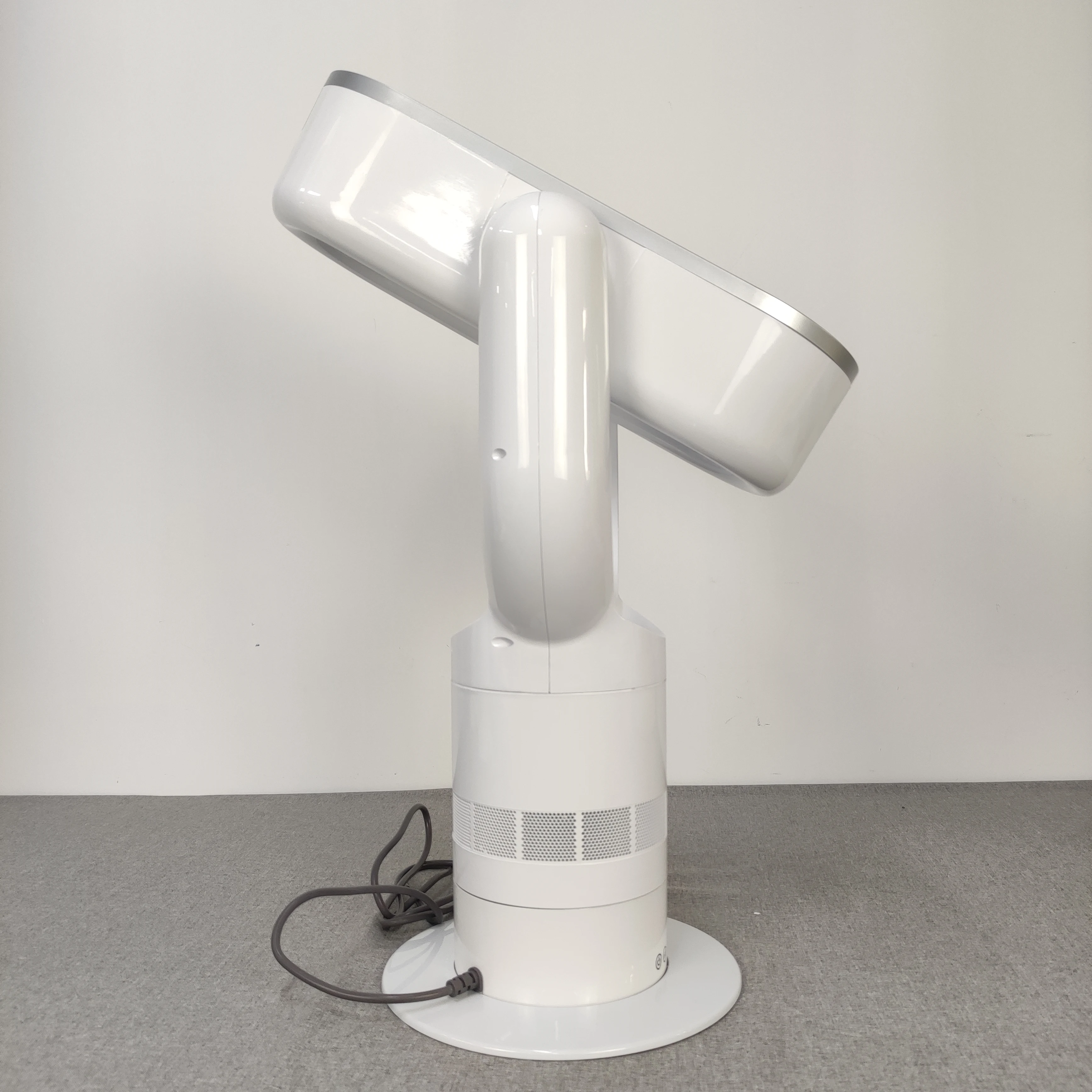 Electric Cooler and Warmer Fan Q8 PRO - Bladeless Air Fan