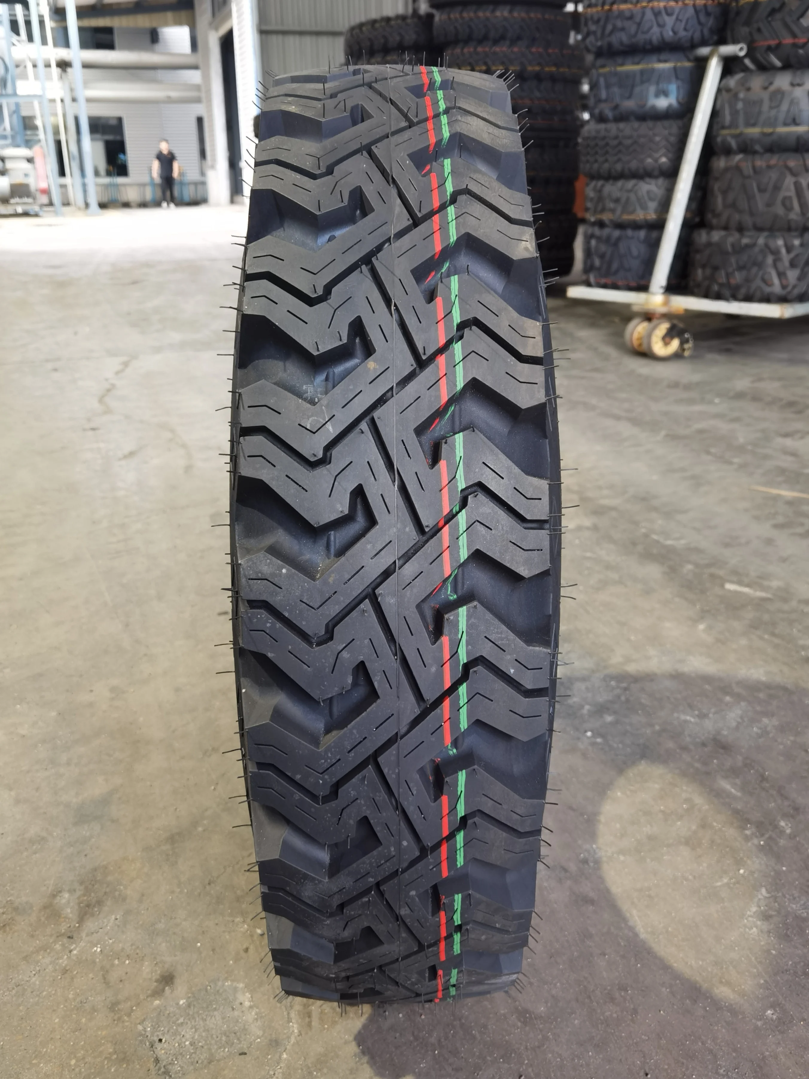 Bias Light Truck Tires Bias Truck Tyre 70015 70016 75016 82516 9.00