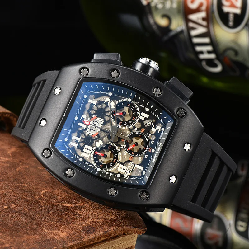 Luxury Men's Quartz Watches with Calendars - 2024 Trend