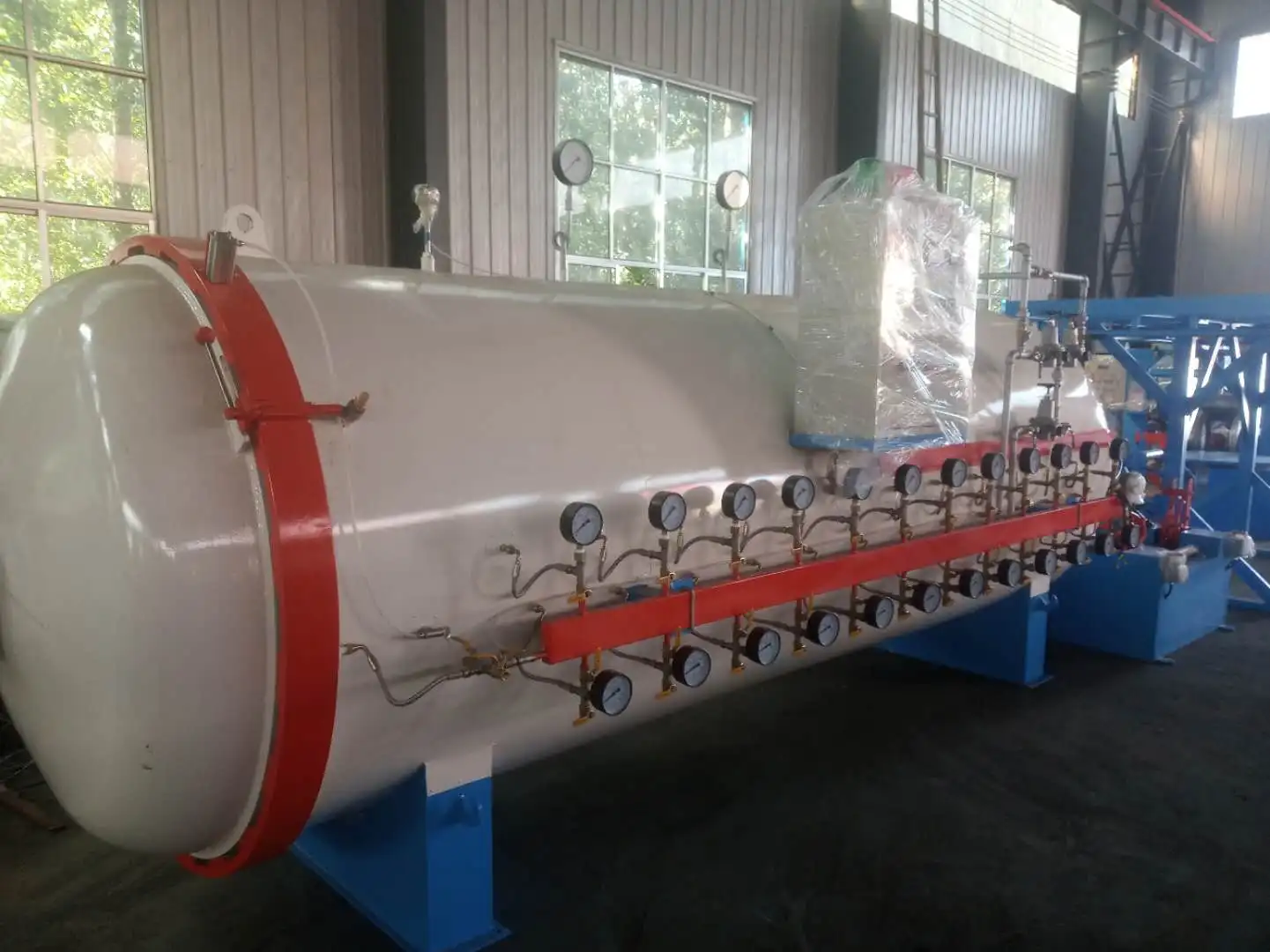 tyre retreading autoclave