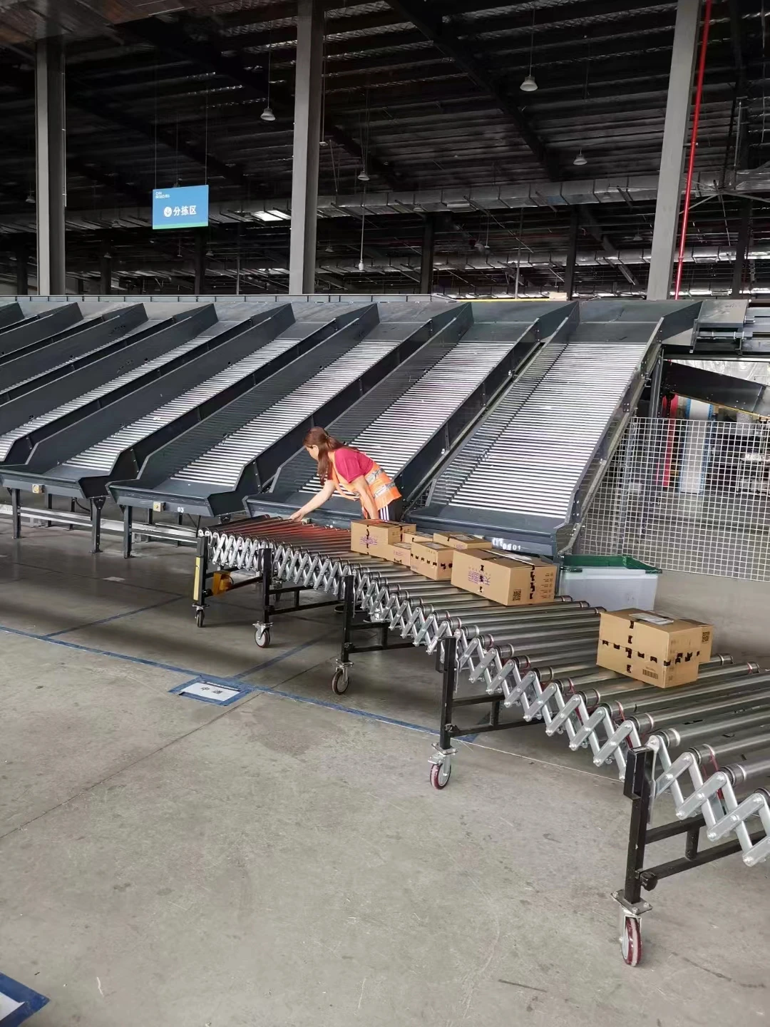 公司专注于动力结垢滚筒输送机的研发和生产,服务于用于农产品,食品