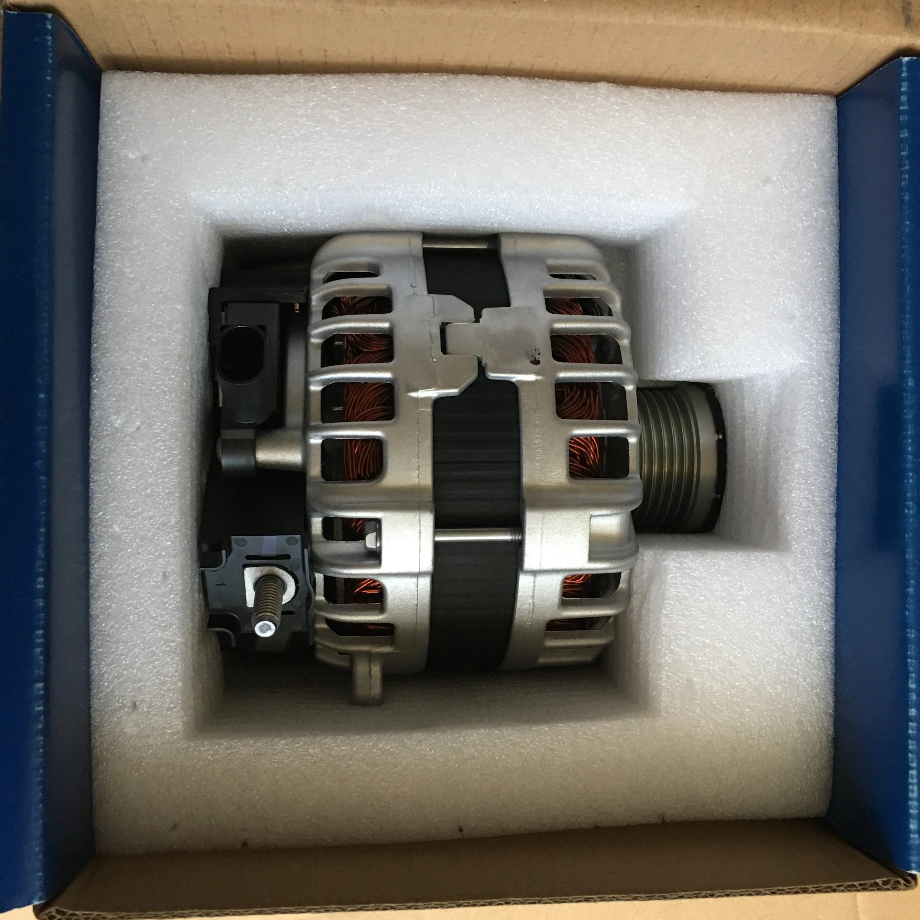 For bmw 3 F31 F30 F35 N20 B20 a 328 I  Original Seg CAR Alternator  0125812002 0125812001 12317645044