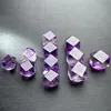 Forma de diamante púrpura de aproximadamente 8,8 mm.