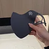 Masque facial en soie glacée avec boucles d'oreilles [Gris foncé]
