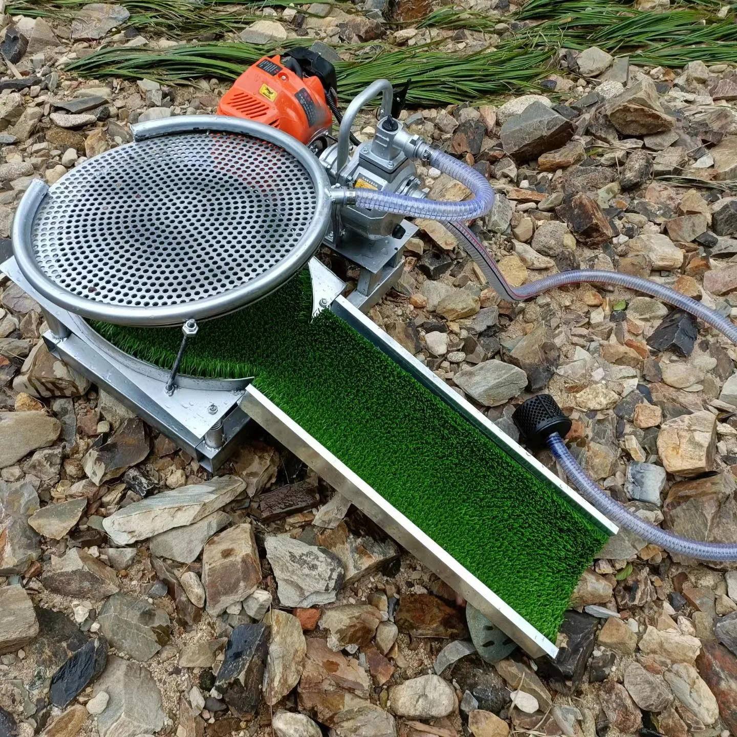 Portable Mini Gold Washing Machine Small Vibrating Sluice Box for Ore New Condition Gold Mining Application