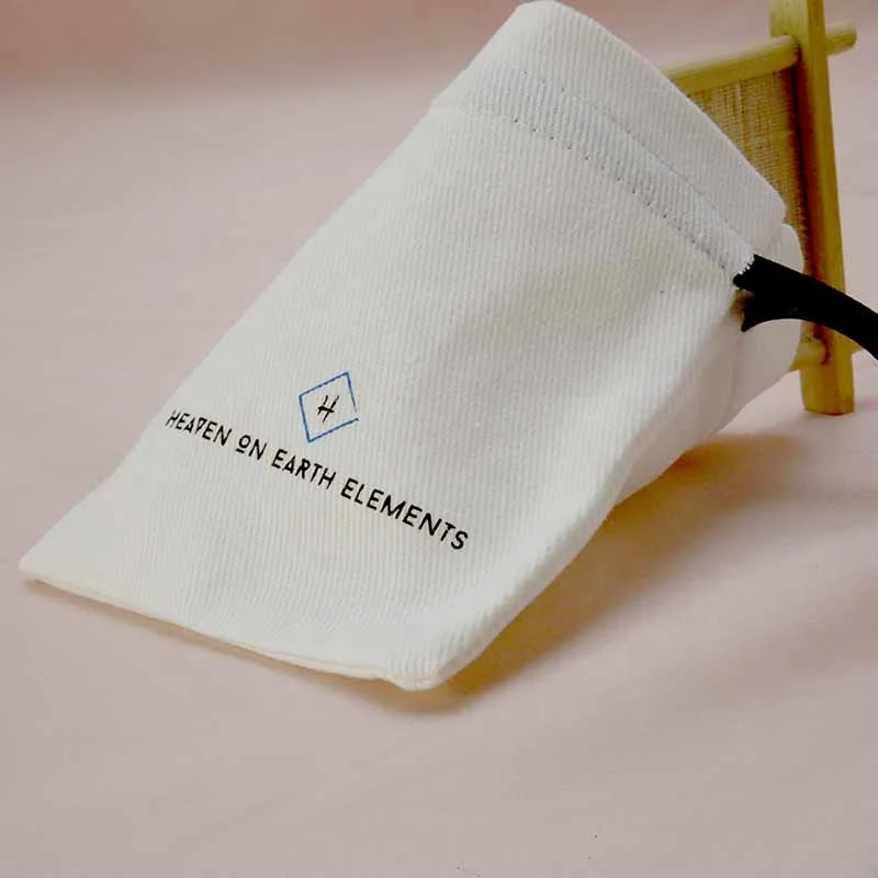 
Бесплатный образец, Экологически чистая натуральная хлопчатобумажная муслиновая ткань, маленькая сумка на шнурке с индивидуальным логотипом 