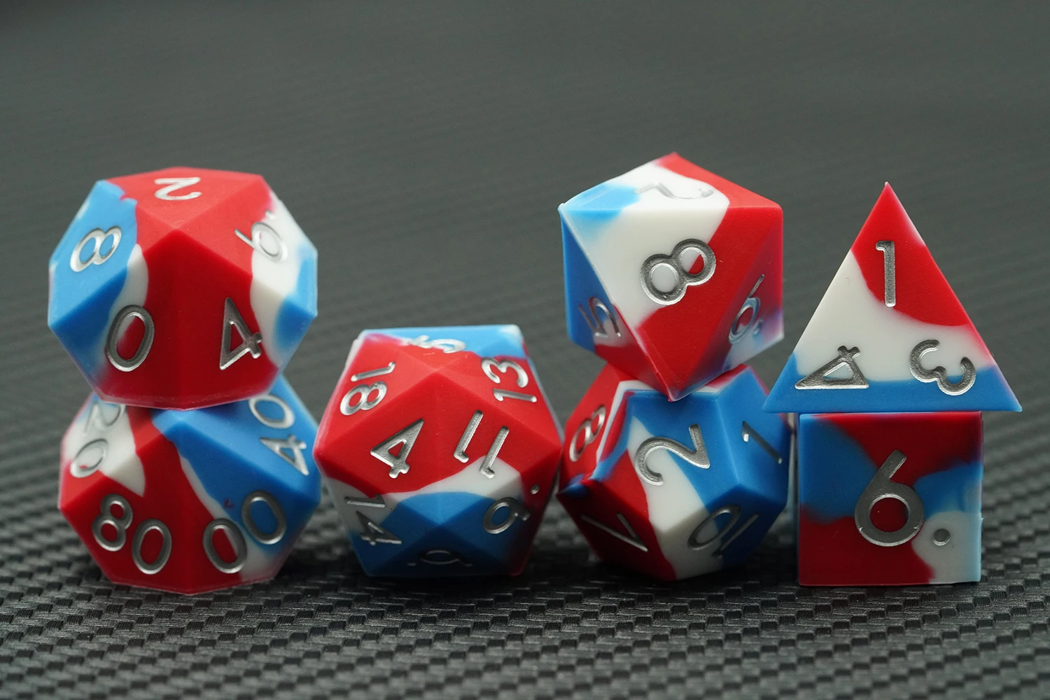 DND Polyhedral Dice Set 7 Piece Sharp Edge Silicone Dice 16mm Size 3 Color Mix for Dungeons & Dragons Board Games supplier
