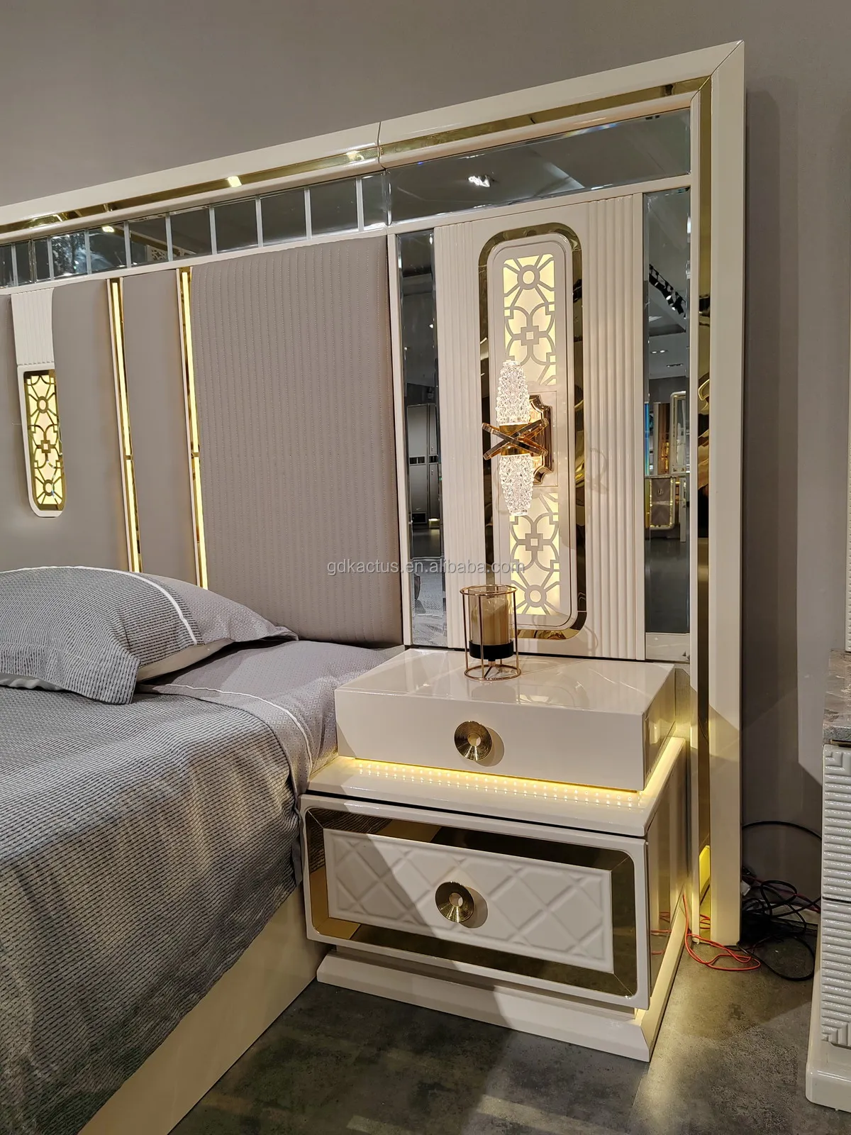 Modern Design Elegant King Size Fancy Bedroom Furniture Set High End ...