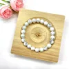 aura howlite