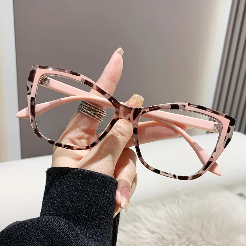 New Fashion Photochromic Glasses Classic Optical Glasses Frame Color Changing Anti Blue Light Woman Eyewear