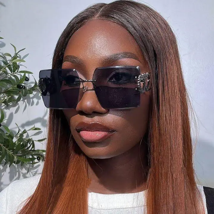 Oversized Frameless Square Gradient Sunglasses for Women Luxury Rimless Double Heart Arms Shades Beach Vacation Sun Glasses 2024