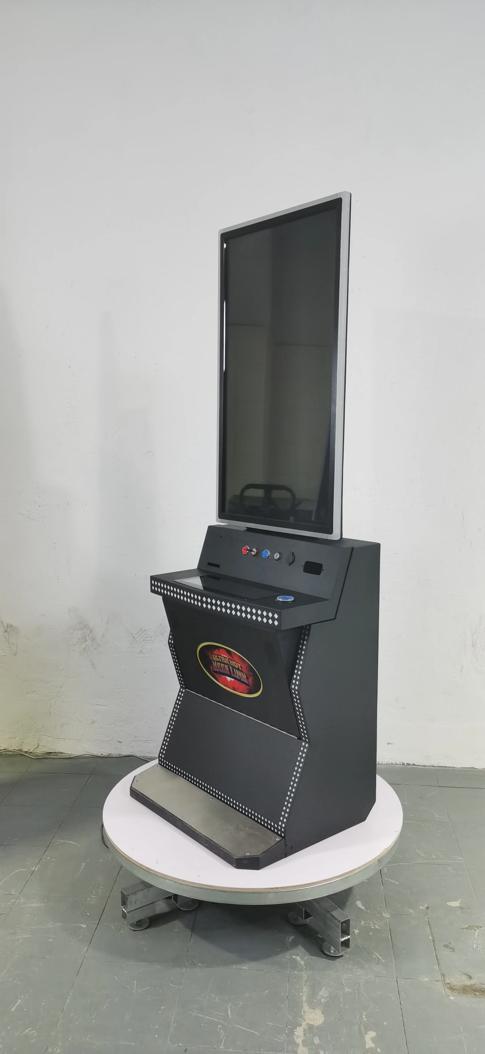 USA Popular High Quality 43 Inch Vertical Banilla Bacon Skill Game Vending Machines for Room