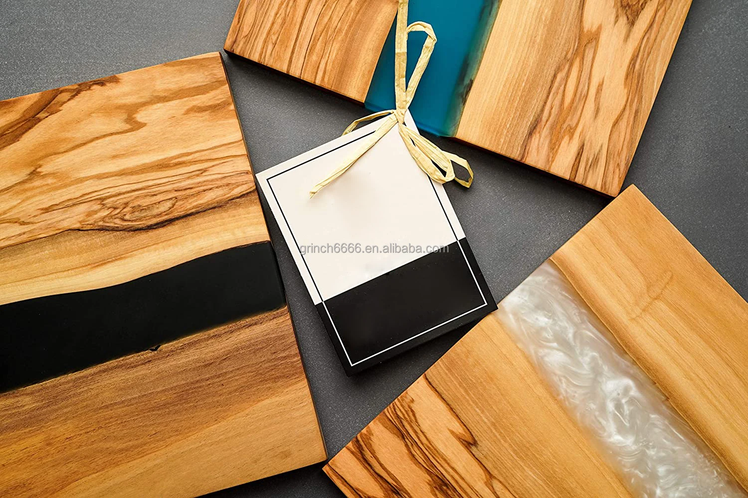 ウッドラグジュアリーチーズボードエポキシリバーシャルキュトリ