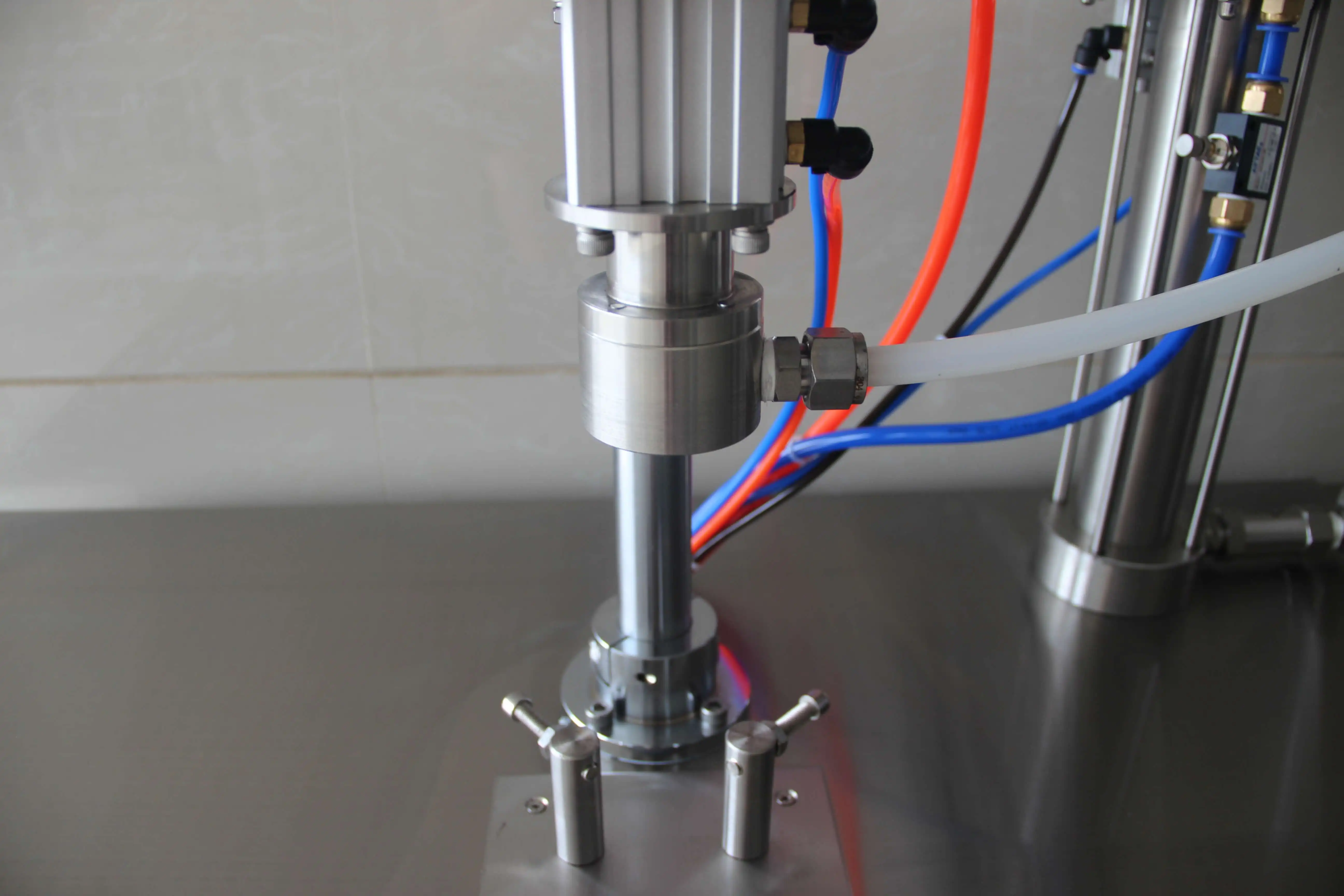 Автоматическая машина для розлива аэрозоля, машина для производства аэрозольных банок