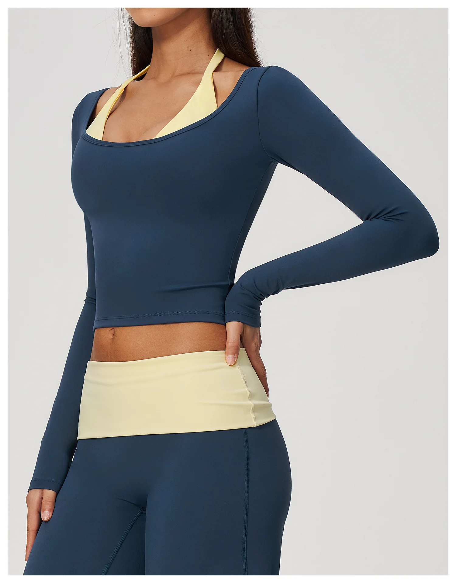 Breathable Yoga Crop Quick Dry Long Sleeve Activewear Four-Way Stretch Fitted Shirt with Thumbholes — detail