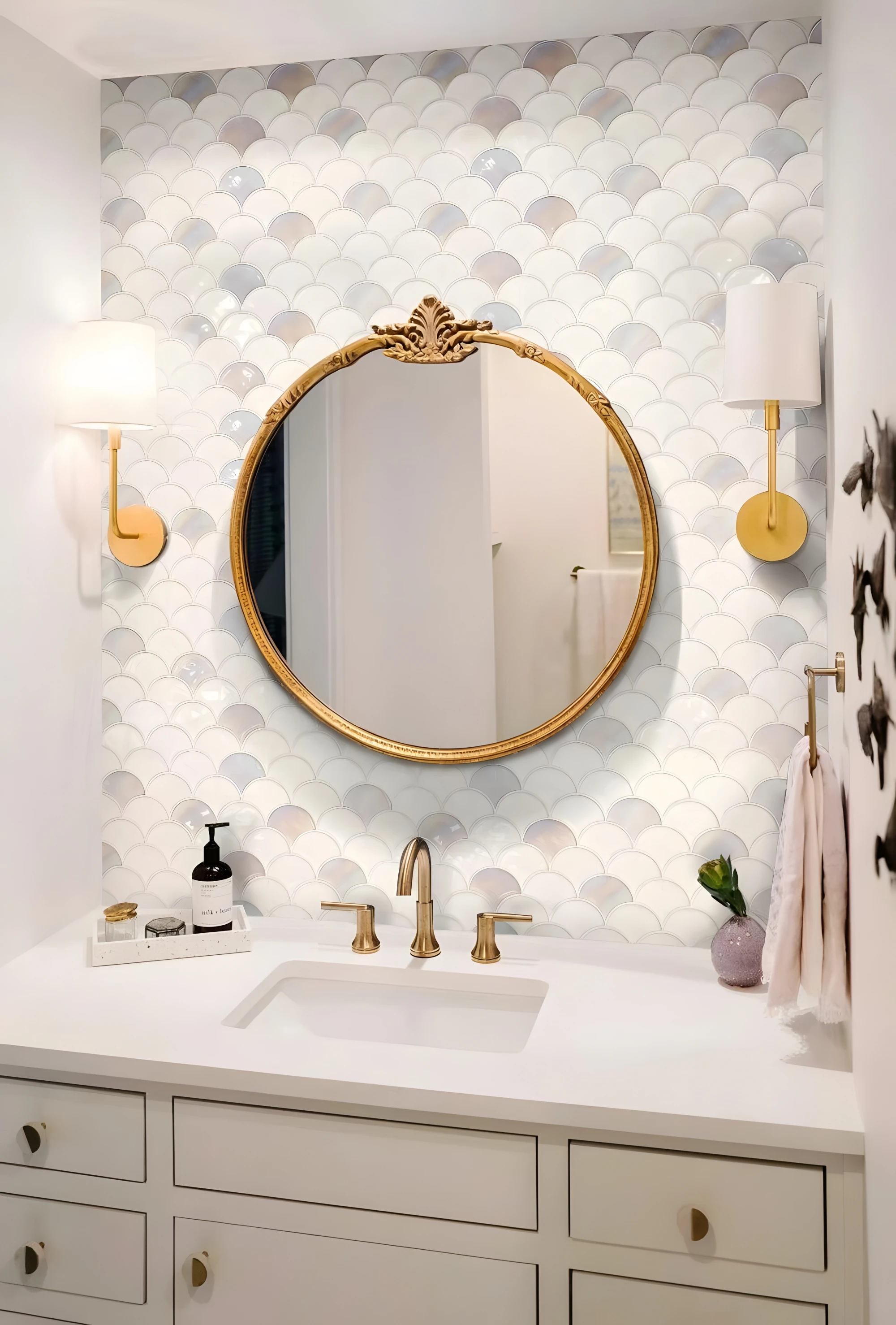 Modern Light Luxury Iridescent Fish Scale Mosaic Tiles Factory Wholesale for Bathroom Kitchen Background Wall Bar Counter Use