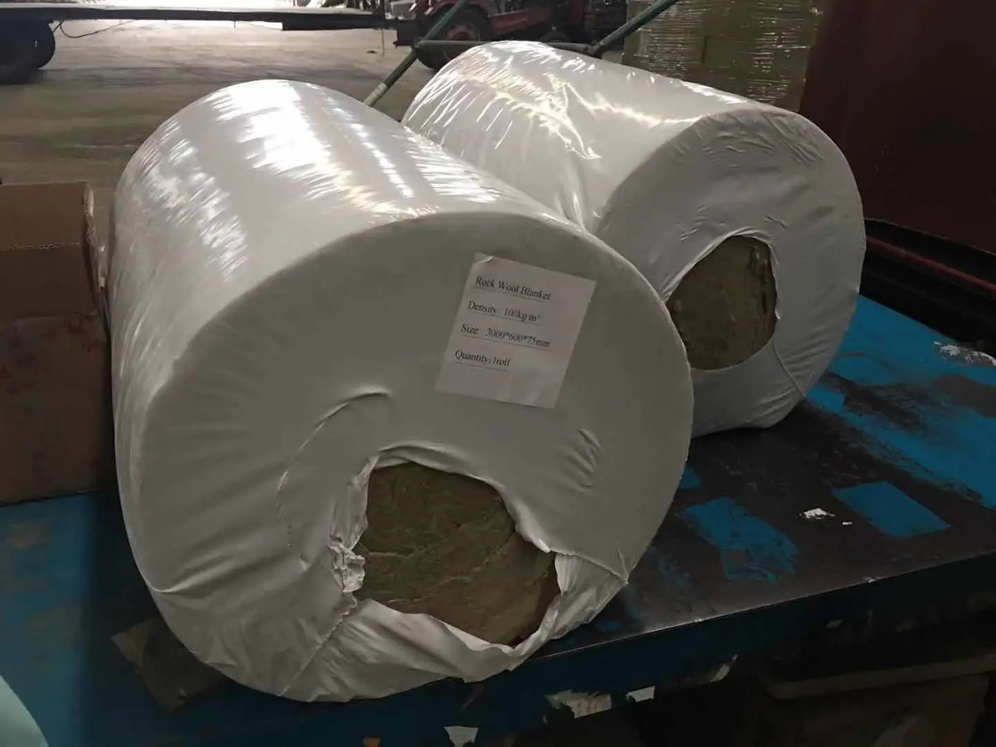 Good Performance Rock Wool Insulation Blanket 80kg/m3-100kg/m3 Density 5m Length with Wire Mesh Durable Felt Roll
