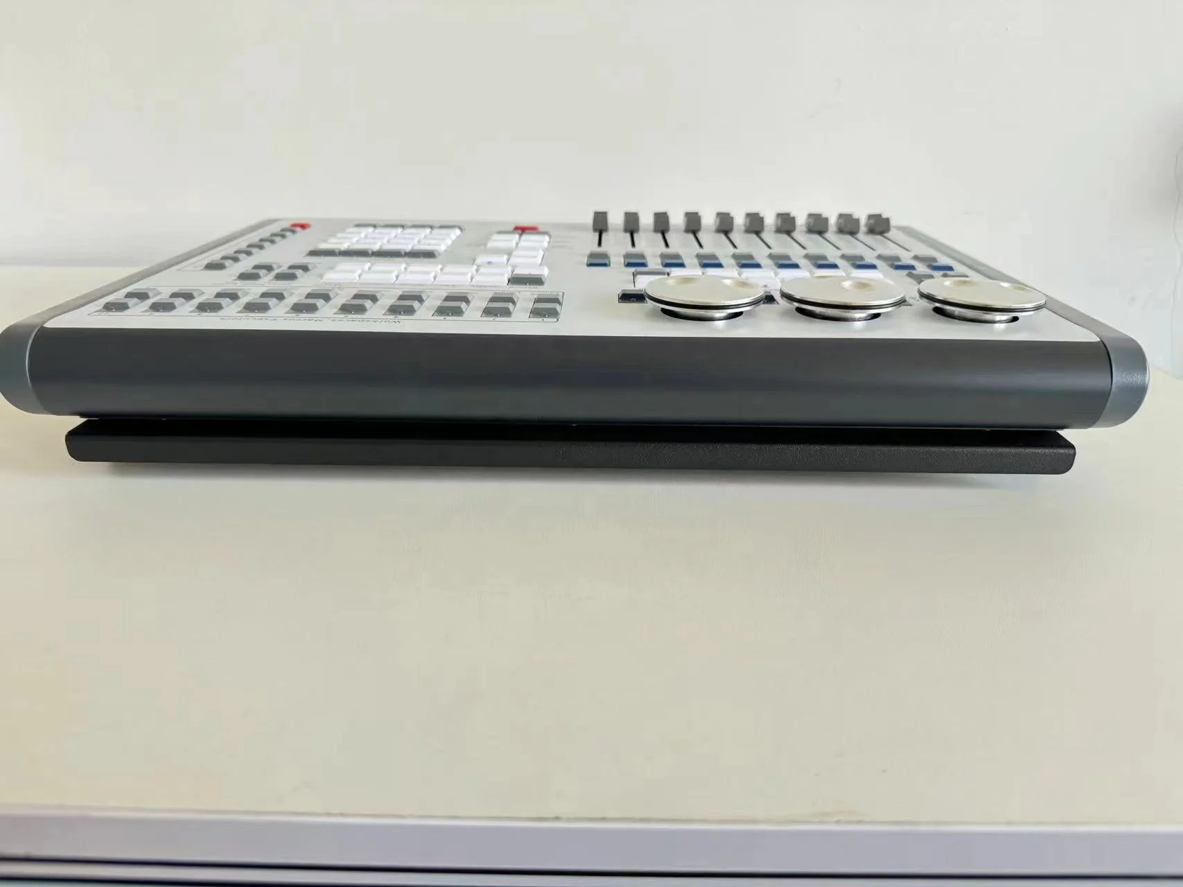 Stage Light Controller DMX 512 Lighting Consoles Titan Mobile