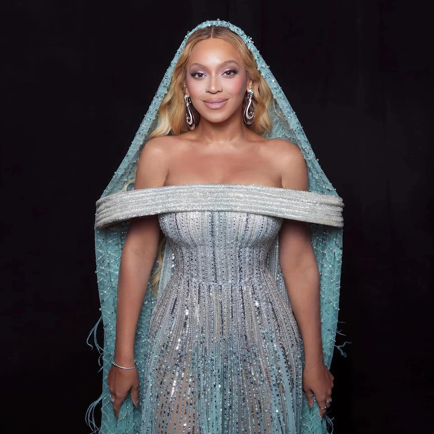 Luxury Feathers Aqua Green Evening Dresses Elegant Off Shoulder Beyonce  Celebrity Prom Party Dress for Wedding SZ435-1