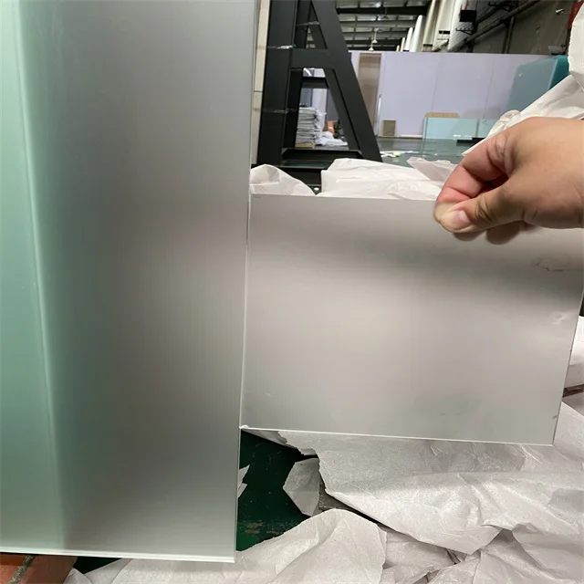 3.2mm Ultra-clear Low Iron Tempered Cloth Texture Solar Anti-glare Glass for Photovoltaic Modules