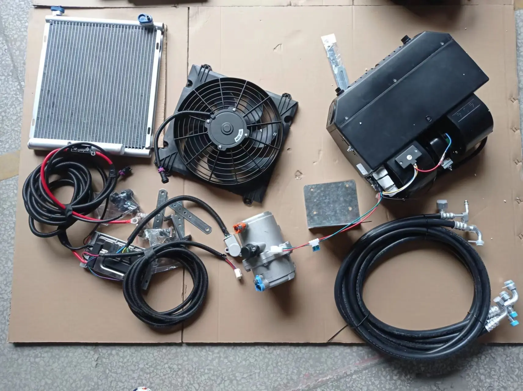 コンプレッサー 12v 電動エアコン 車 電動コンプレッサー 12v 12V 24V 