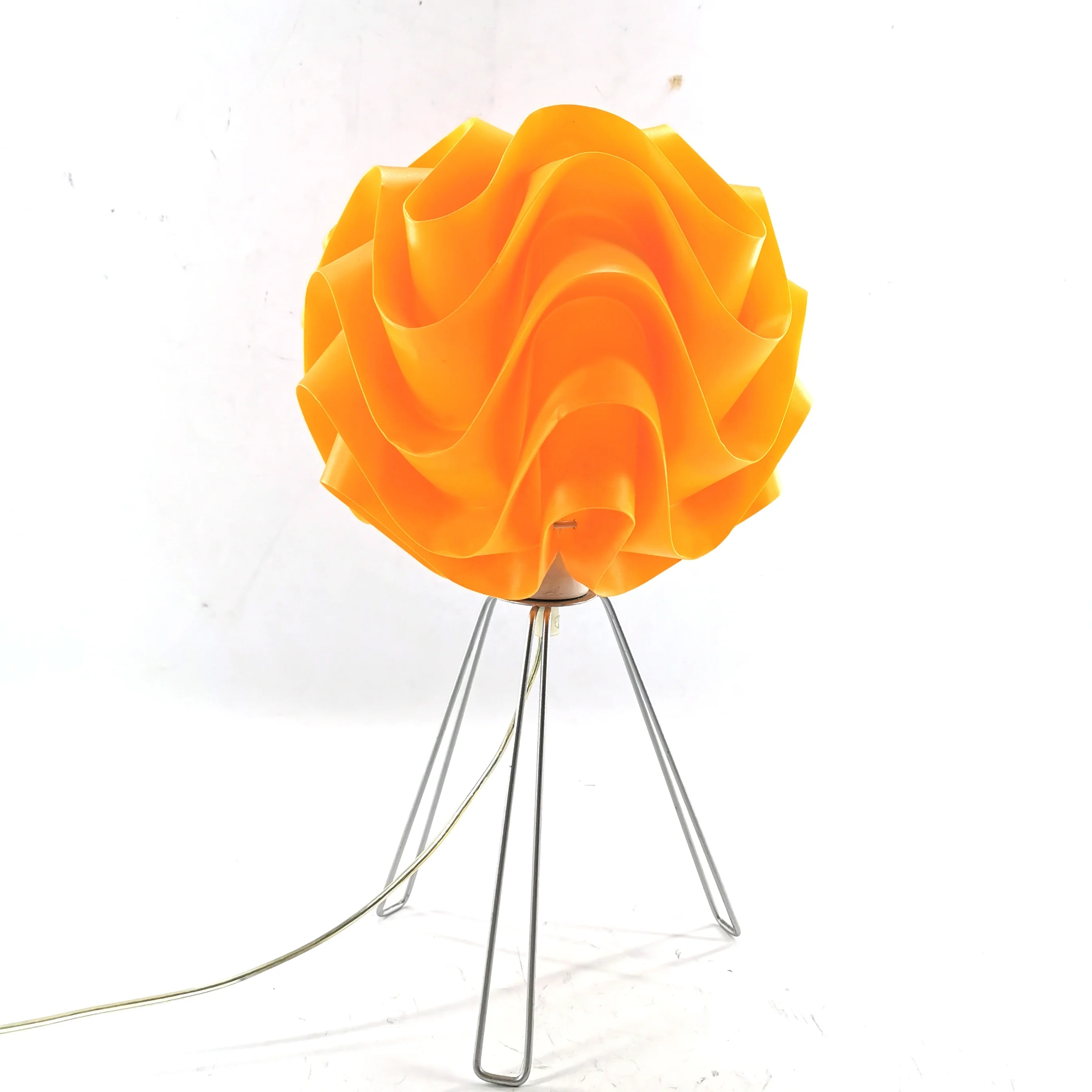 Factory Price Colorful PP Polypropylene Material Flower Style Lampshade and Table Lamp