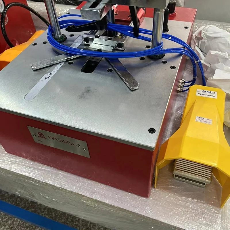 Factory Frame Making Machine Joiner Picture Frame Pneumatic Underpinner Photo Frame Joining Machine