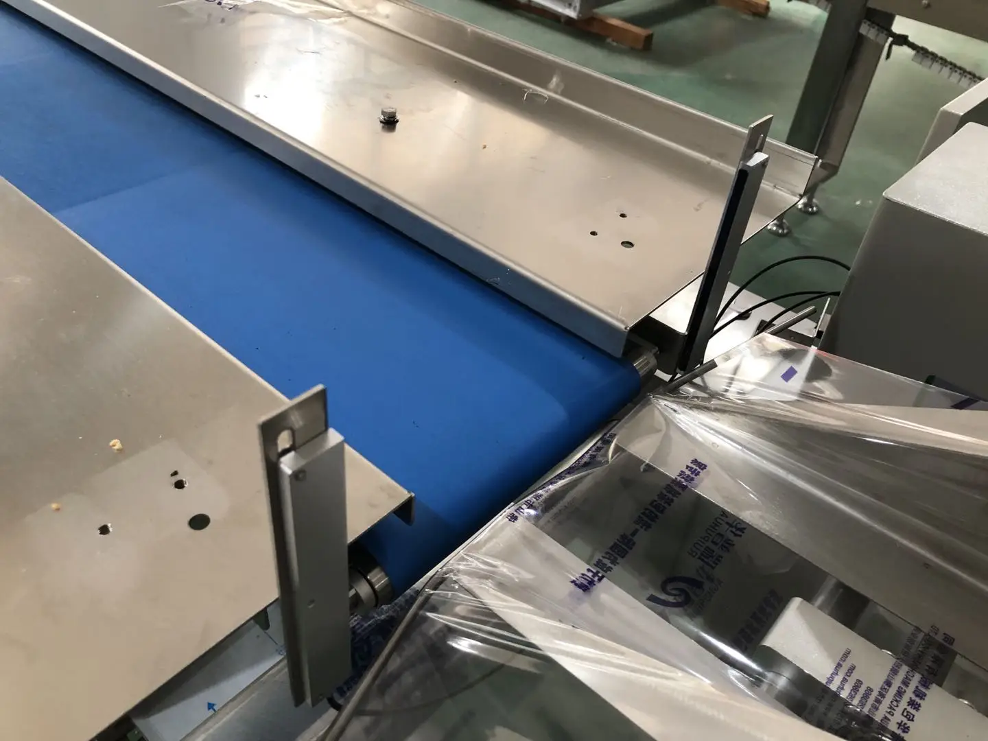 Automatic Horizontal Ice Cream Cone Wafer Cone Waffle Cone Plastic Bag Pillow Type Flow Wrapper Packaging Machine