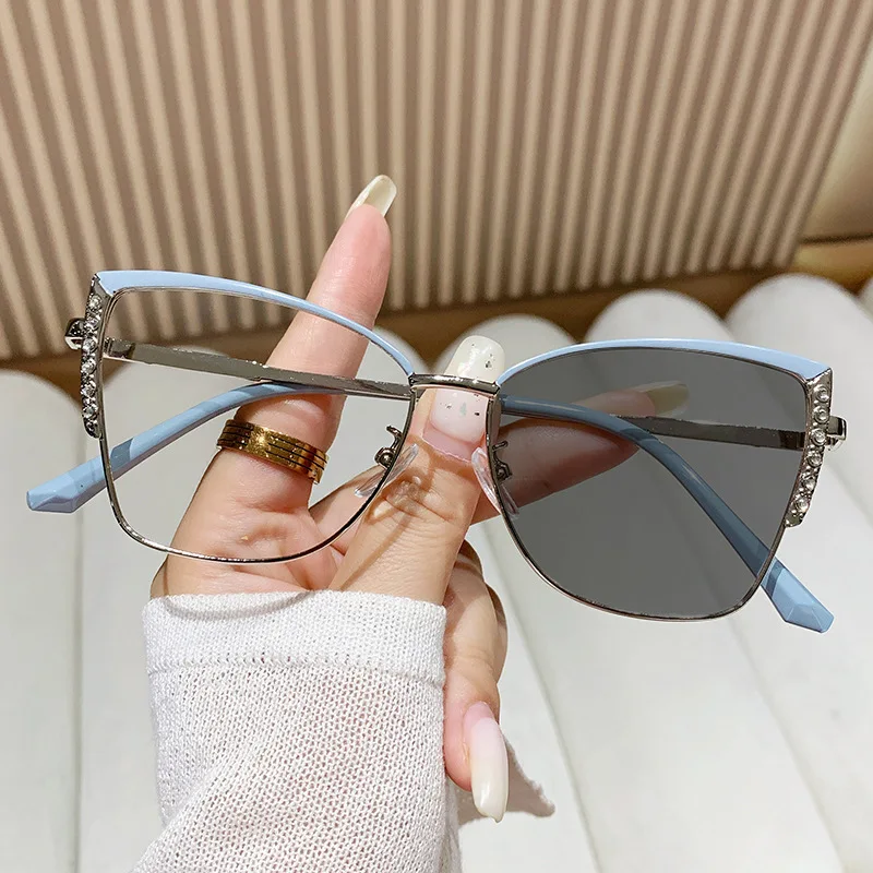 Photochromic Women’s Sunglasses & Blue Light Readers
