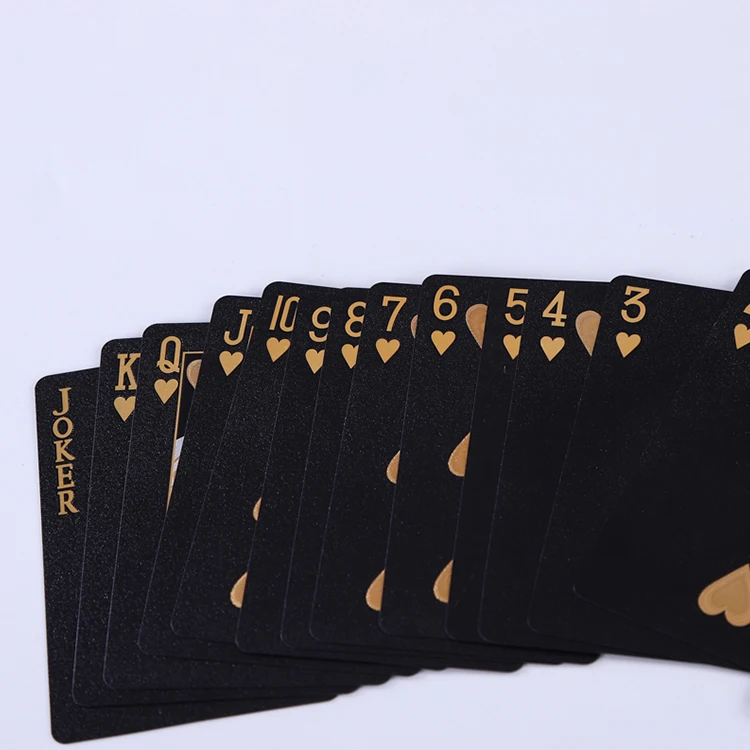 Роскошные пользовательские настольные игровые карты все черные пластиковые водонепроницаемые покерные нормального размера игральные с