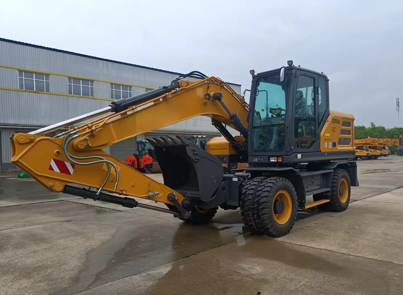 High Performance XE75WG 7 Ton Excavator with 0.23 Cubic Meter Bucket and Tools manufacture