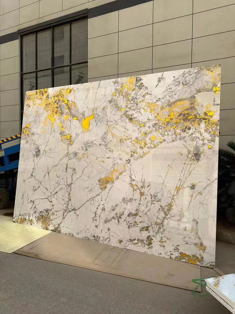 2024 Modern Style Gilt 4*8 UV Board White With Gold Marble Sheet Wall Panel for Home Background Wall Decoration