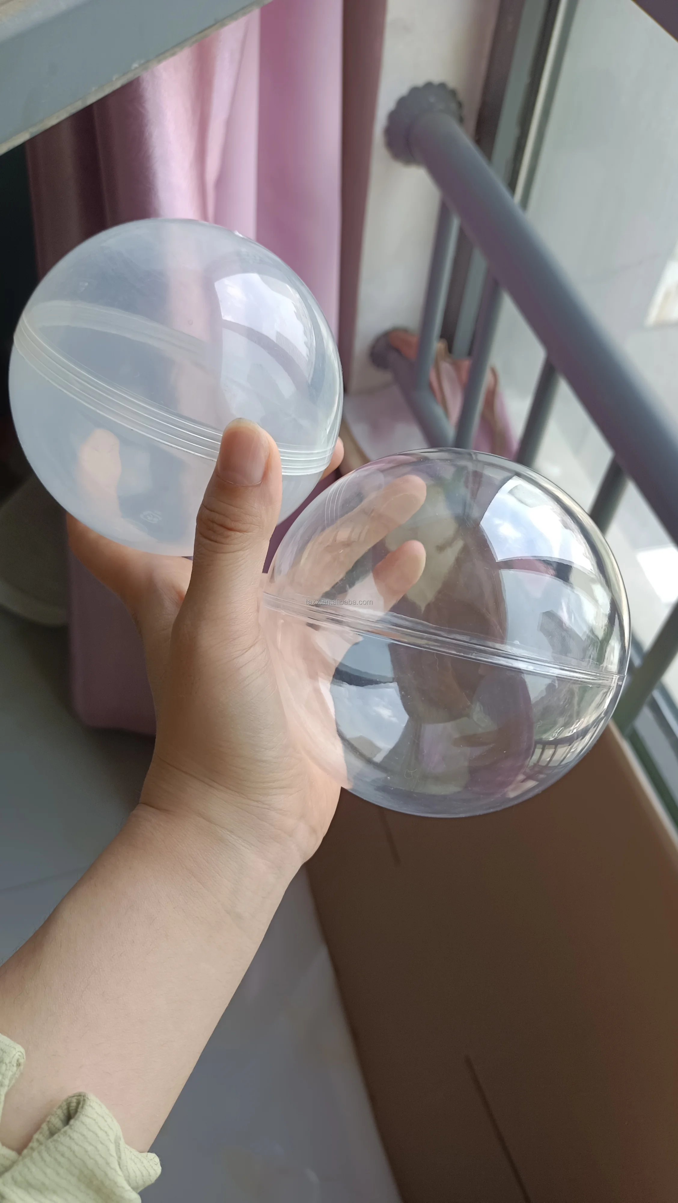 Custom 100mm Clear Candy Holder Transparent Screw Open Plastic Ball Toy