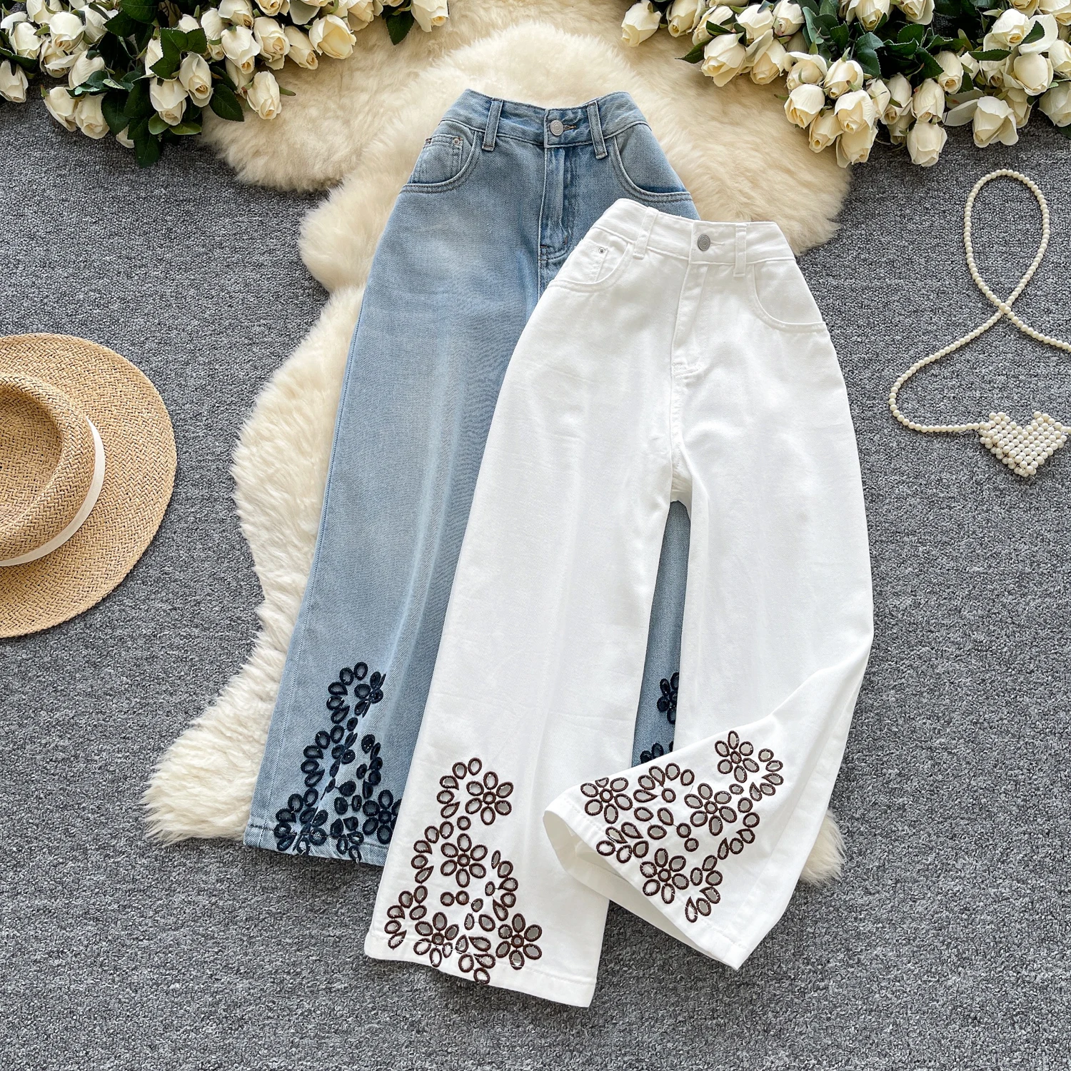 2025 Autumn Hollow Out Vintage Jeans Women Print Embroidered High 