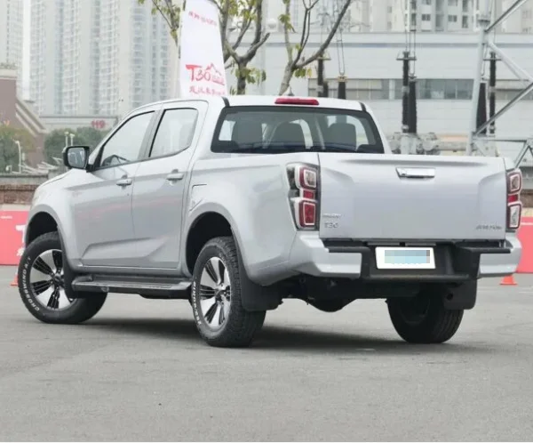Лучшая конфигурация известного бренда Isuzu пикап foe распродажа