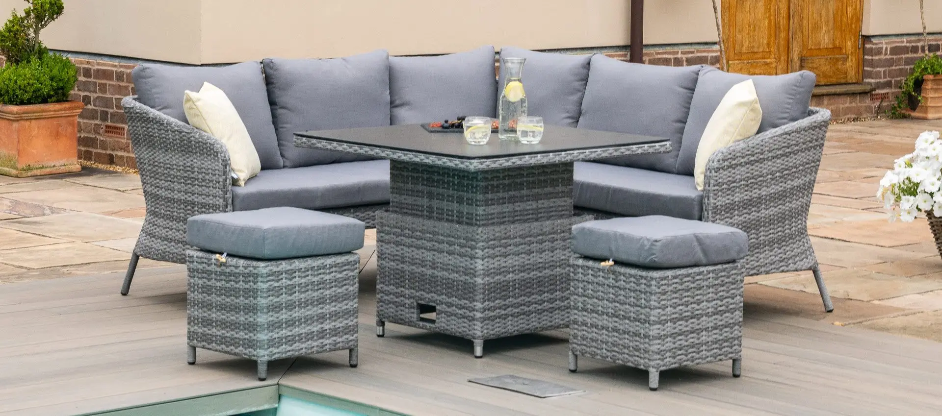 Rattan-Corne-Sofa-Set 