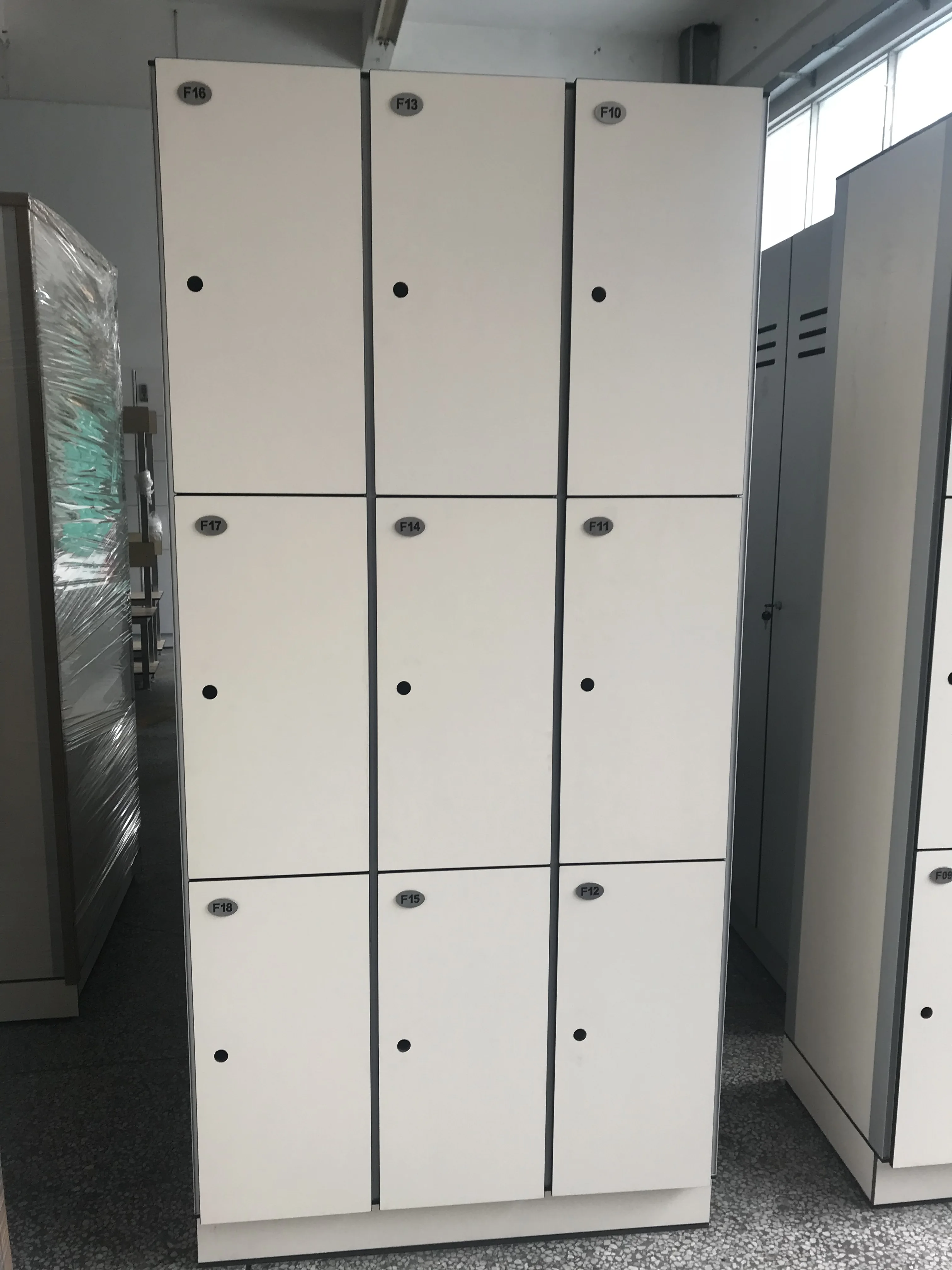 푸메이화 9도어 맞춤형 무키 코인 잠금 체육관 사물함 알루미늄 프레임 HPL 소재 보관함 컴팩트 라미네이트| Alibaba.com