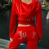 สีแดง