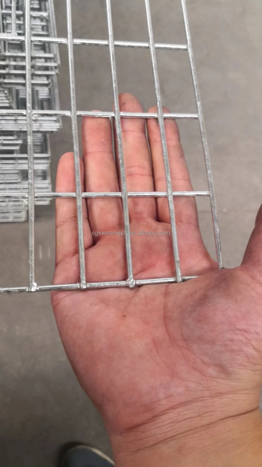 1 2 Inch Hardware Cloth 19 Gauge Black Vinyl Coated Welded Fence Mesh