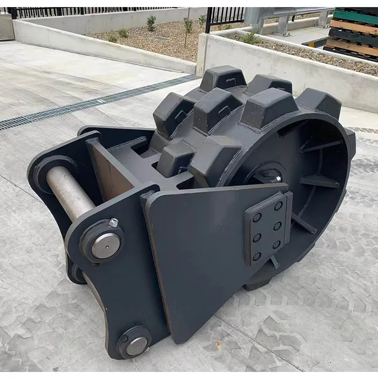 Reliable Quality Excavator Attachments Compactor Roller Soil Excavator Compaction Whee for Sale