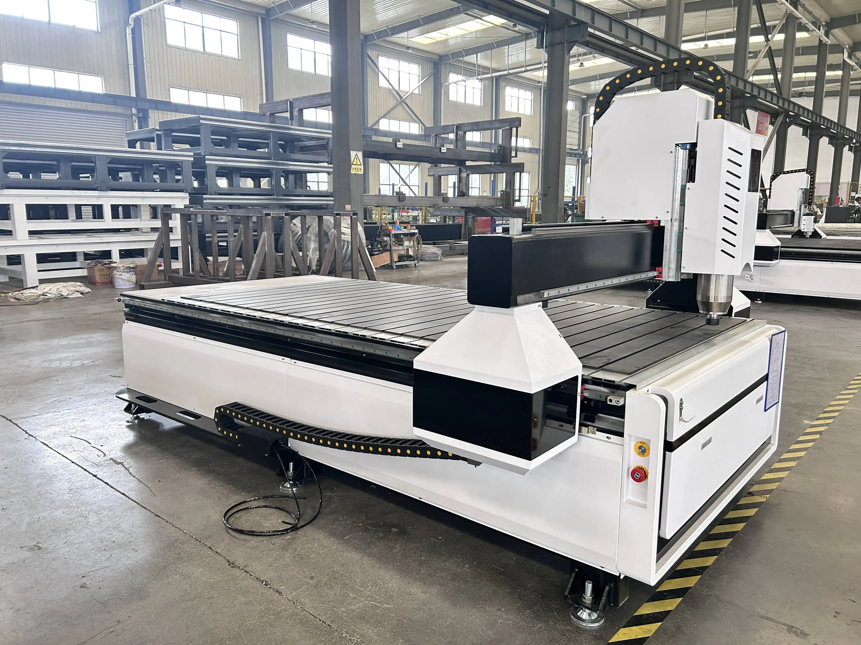 Xunke 1325 CNC Router Machine Hot Sale 3 Axis Wood Cutting Sign Letter Acrylic PVC Aluminum 1325 CNC Router Vacuum for New