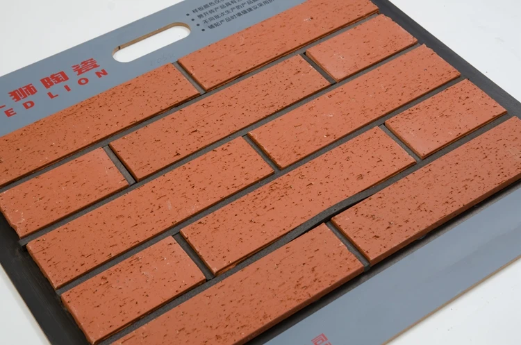 Foshan Low Price Exterior Thermal Insulation Fire Red Clay Brick Wall Panel Refractory Brick in Ghana Uae Tanzania