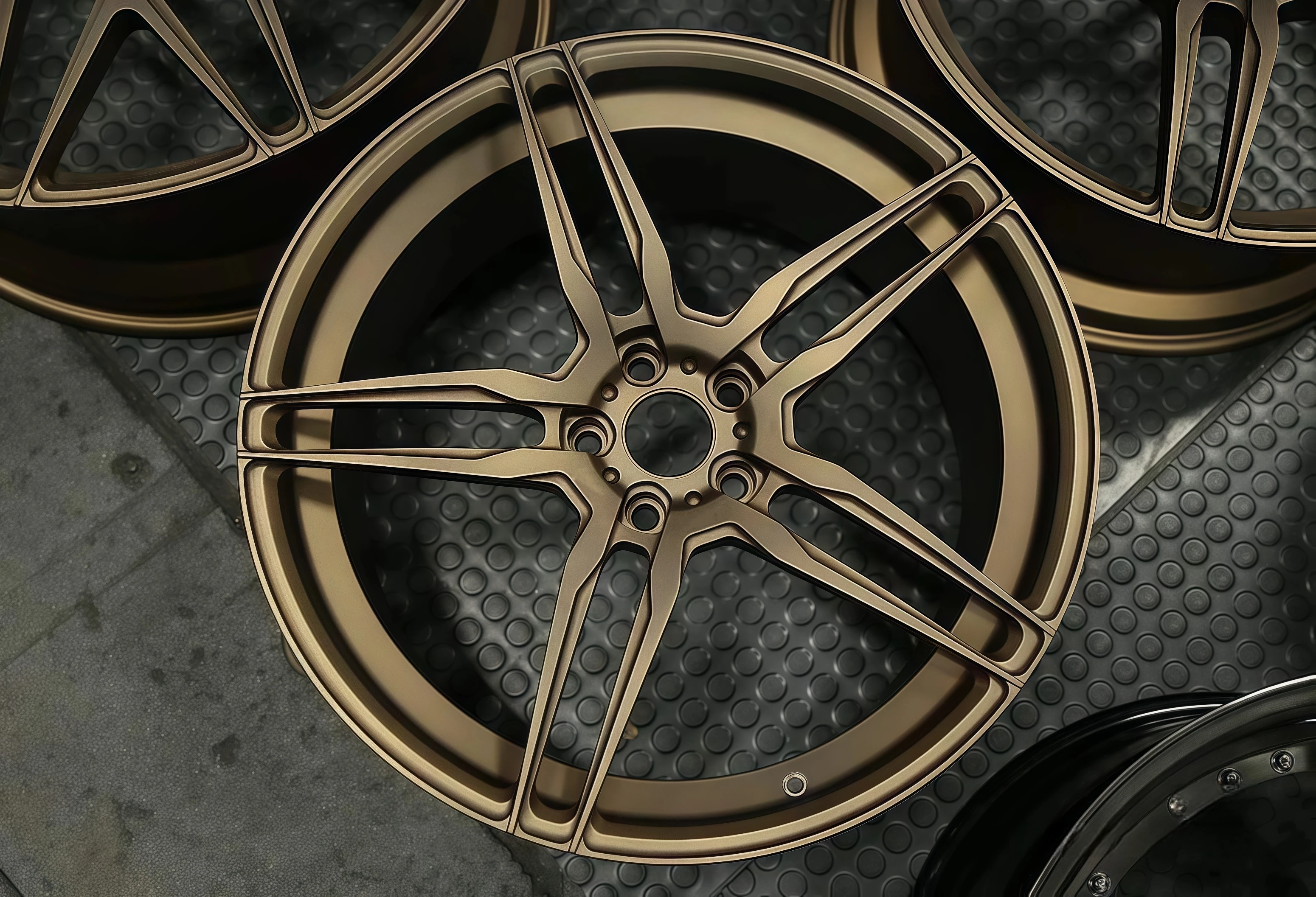 XINLAI 1-Piece Custom Forged White Wheels 5x112 5x120 5x114.3 Wheels Racing Car Alloy Rim for bmw audi benz Lamborghini Ferrari - Image 3