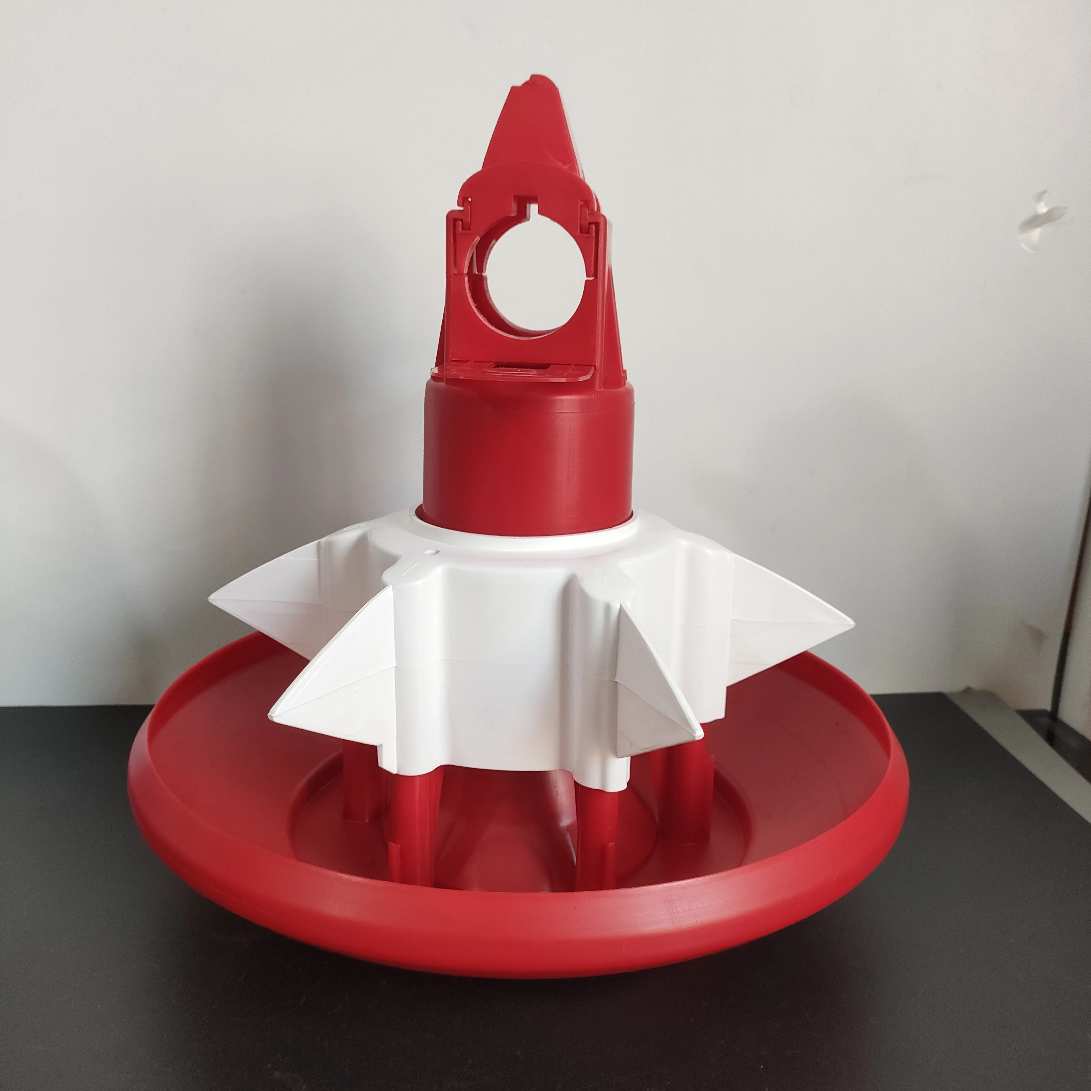 Automatic Chicken Feeder Pan Without Grid Broiler Chicken Feeder Pan for Poultry Feeding Line