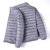 Gris [chaqueta de algodón con cuello alto]