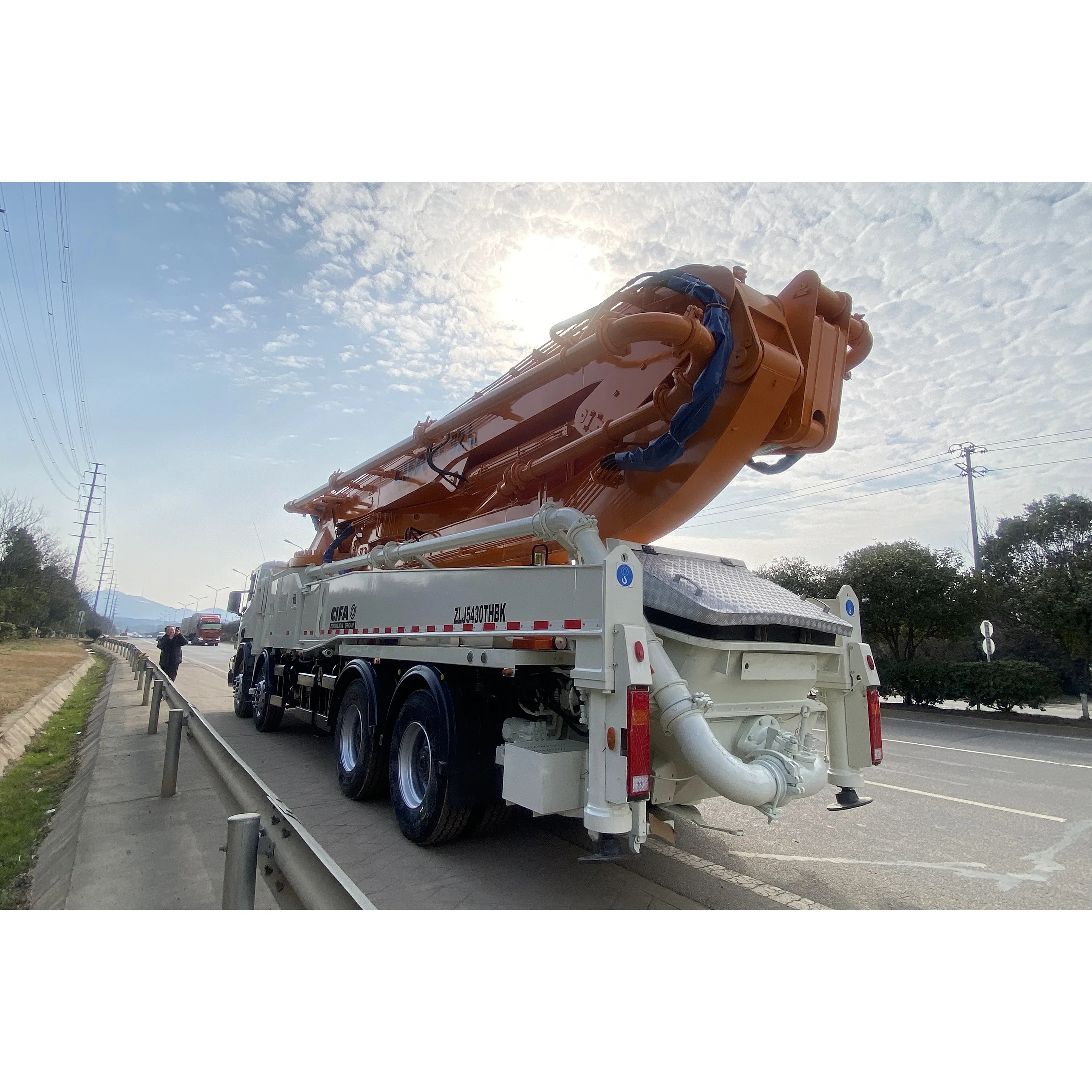 Functions Working Well Renew 8x4  Concrete Pump Truck with CIFA 52M Pumping Boom